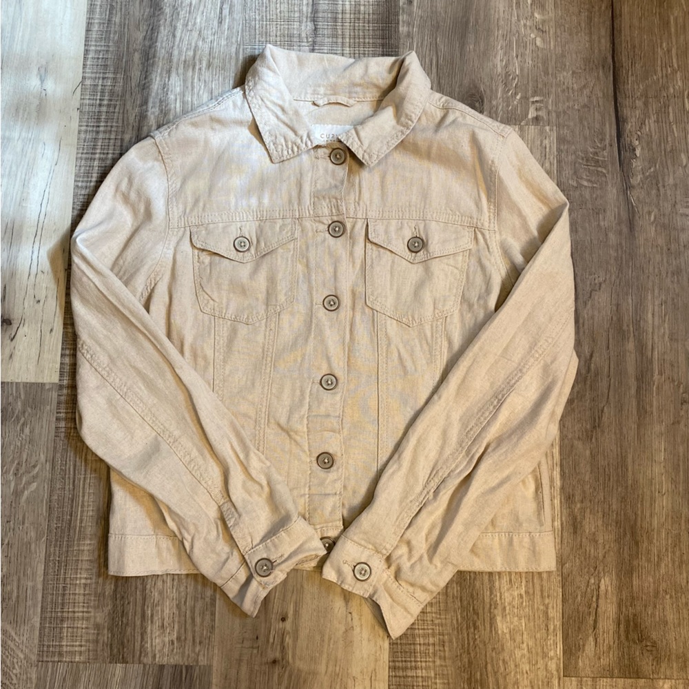 Women’s small jacket, never worn!